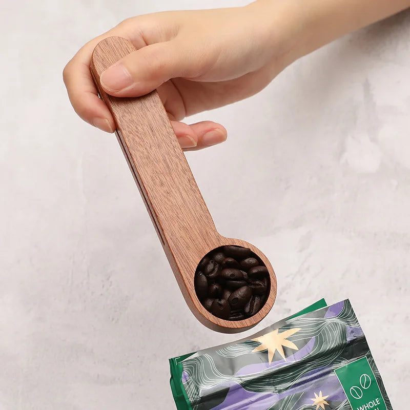 Dual-Use Wooden Measuring  Spoon and Sealing Clip